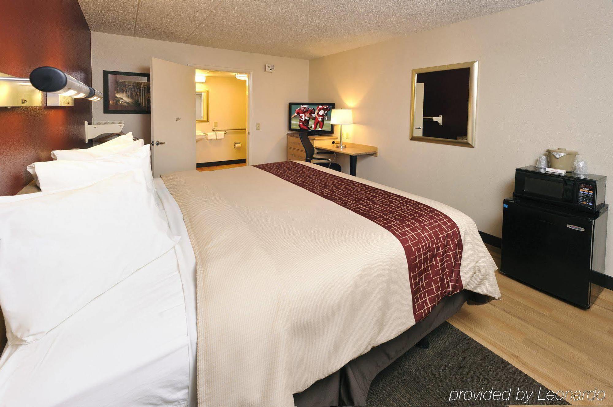 Red Roof Inn Huntington Barboursville Δωμάτιο φωτογραφία
